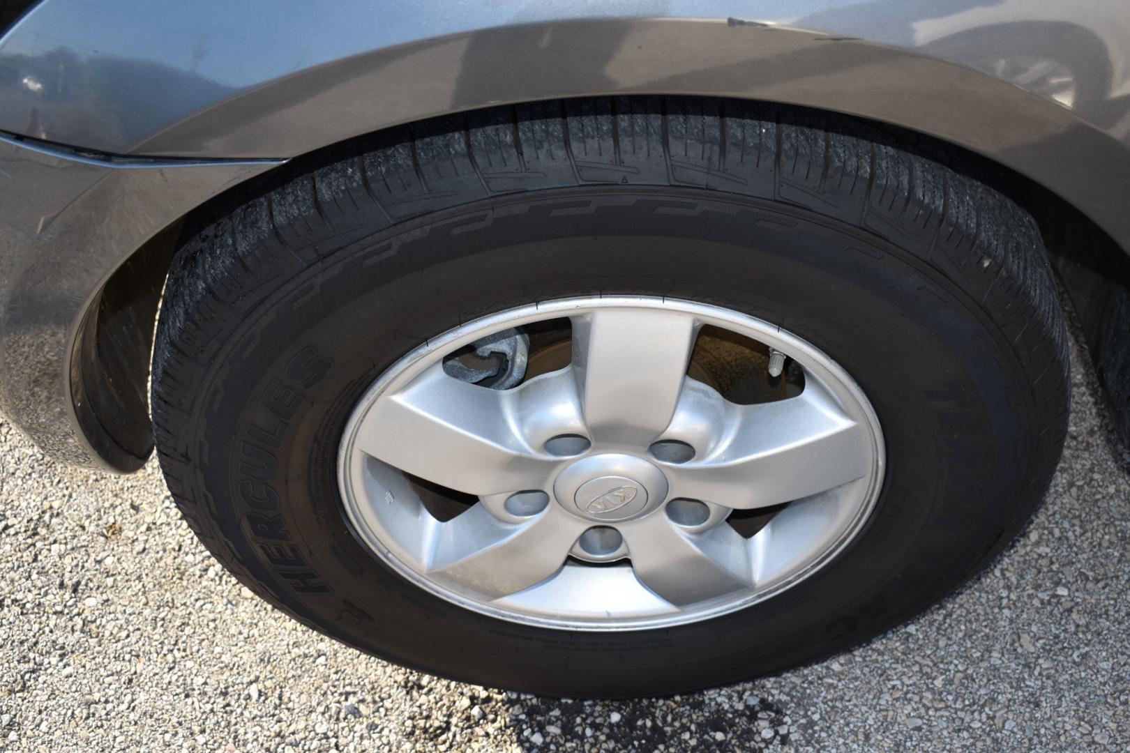 2008 Black /Gray Kia Sorento Base (KNDJD736985) with an V6 3.81 engine, 5 SPEED AUTOMATIC transmission, located at 5925 E. BELKNAP ST., HALTOM CITY, TX, 76117, (817) 834-4222, 32.803799, -97.259003 - When considering buying a used car like the 2008 Kia Sorento, there are several factors to take into account. Here are some potential reasons why you might consider purchasing this model: Affordability: The 2008 Kia Sorento is likely to be more affordable compared to newer SUVs. If you're on a bu - Photo#36